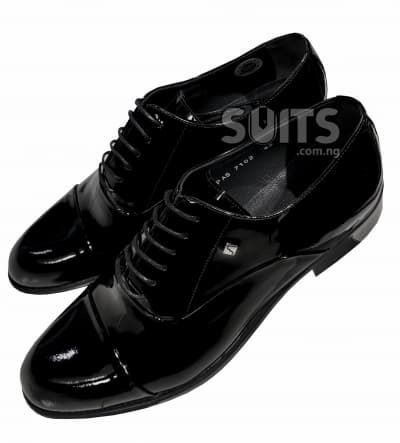 Black patent leather oxford quarter brogue shoe