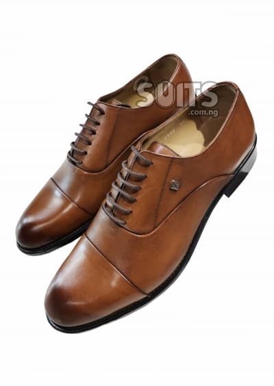 Brown leather oxford quarter brogue shoe